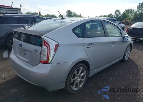 2014 Toyota Prius Three z USA, uszkodzony, nr VIN JTDKN3DU4E0374319